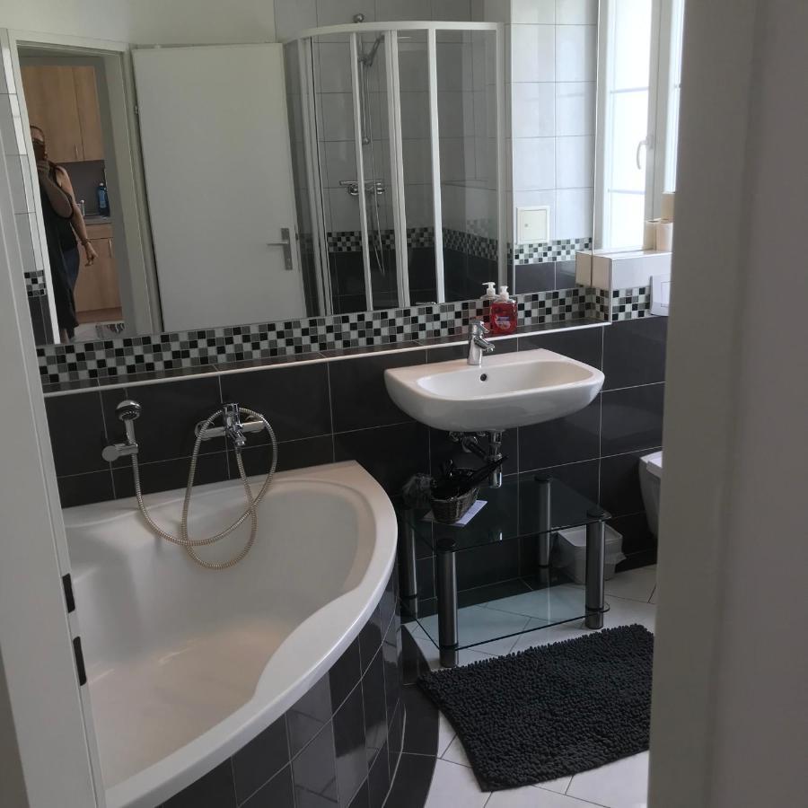 Lg Living Apartment Stockerau Esterno foto